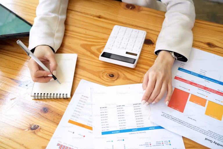 Comparación entre planilla de orden de servicio en papel o Excel y gestión digital