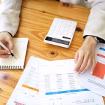 Texto Alternativo (Alt Text): comparativo entre planilha para ordem de serviço e software de gestão